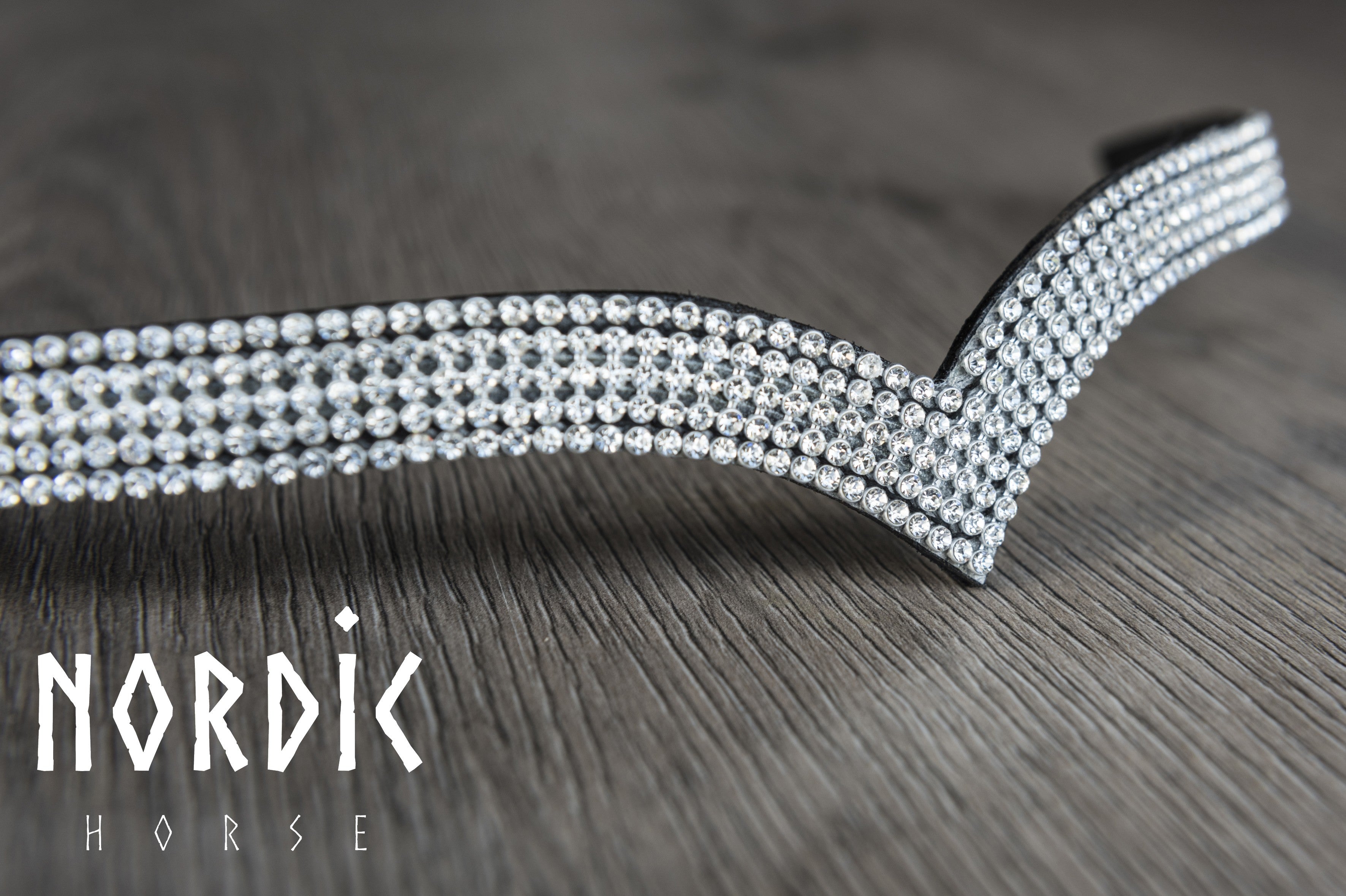 Ennisól - V-laga með steinum